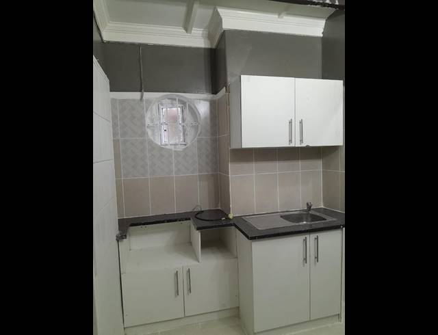 2 BEDROOM PROPERTY TO RENT IN KENSINGTON